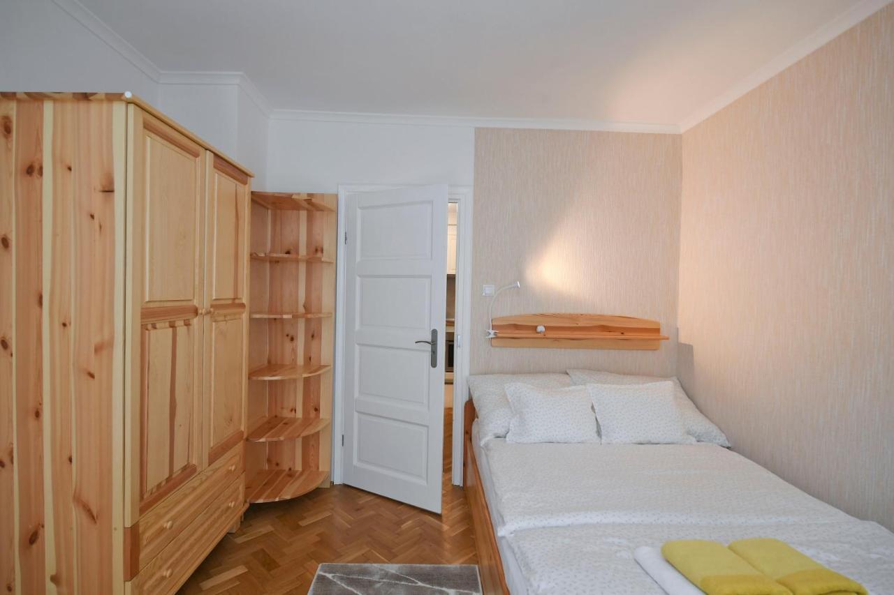 Vicente's Apartment Eger